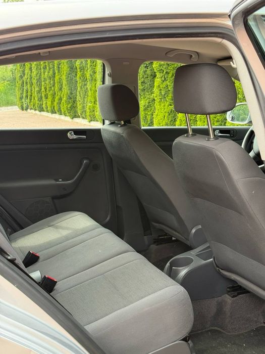 Продам Volkswagen Golf Plus 1.6 бензин