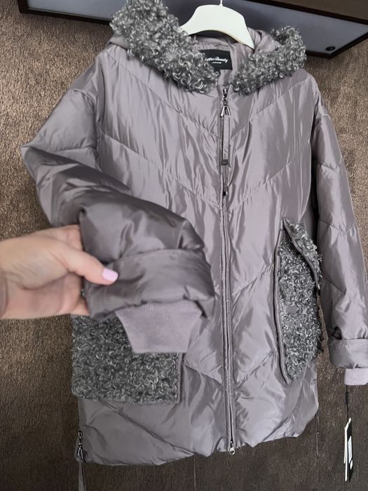 Курточка зимова, тепла та зручна