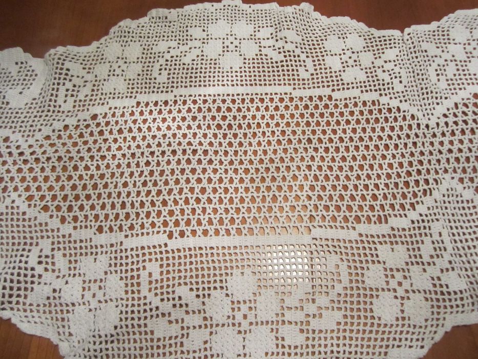 Corredor de mesa Belo - Renda manual