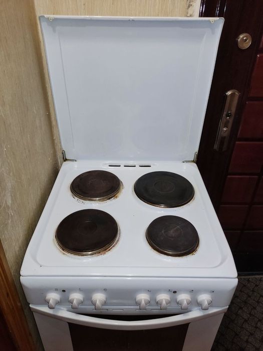 Продам электроплиту Indesit