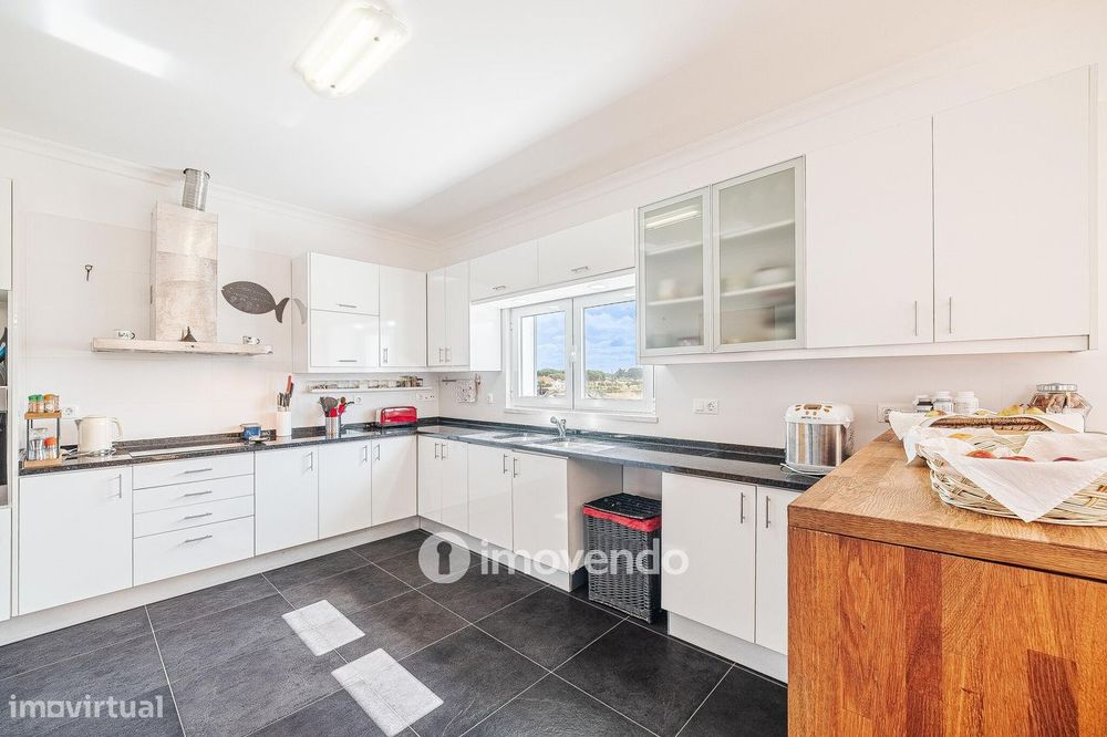 Moradia T4 incrível, com terreno de 4.200m², no Rebocho, Coruche