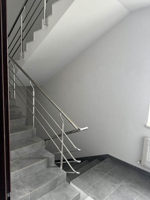 Здається в оренду комерційне приміщення 2,4 поверх з 4