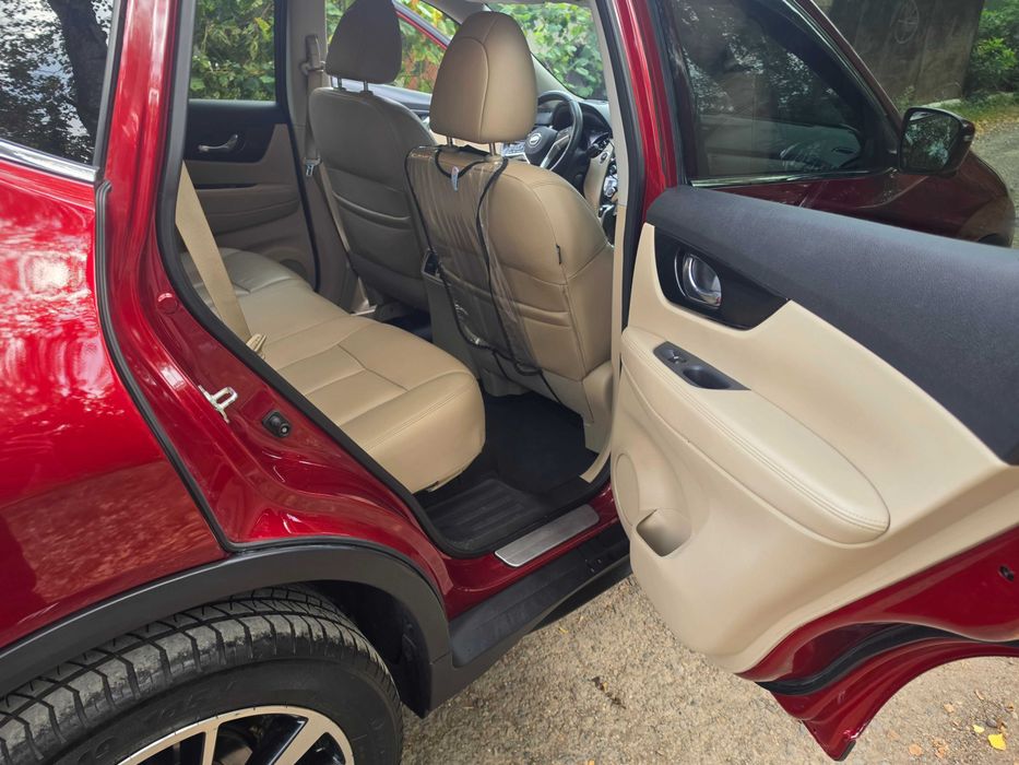Продам Nissan Rogue