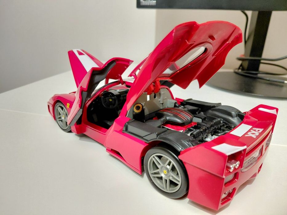 Ferrari FXX Evoluzione 1/18 Hot Wheels