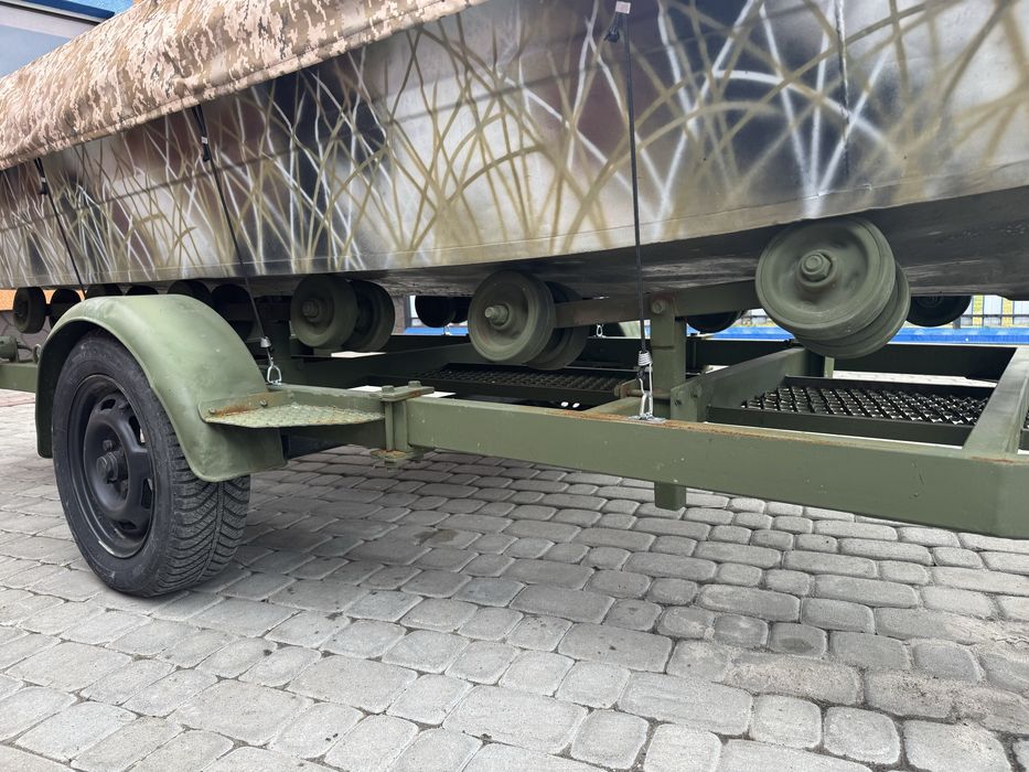Лодка алюмініева  катер чьовен із мотором