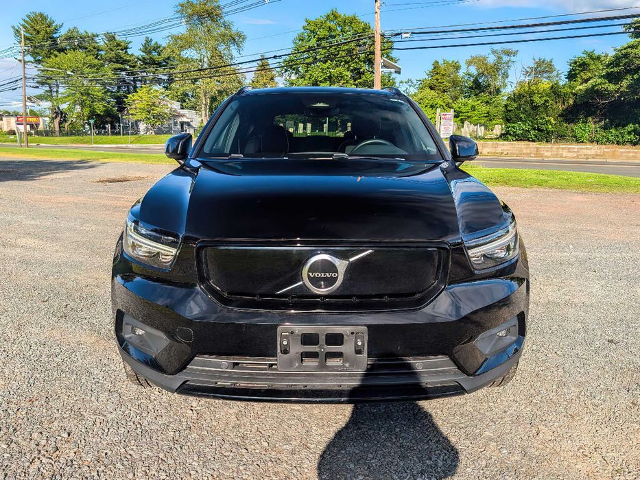 Volvo XC40 Electric      2022