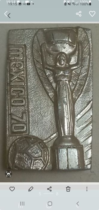 Бронзовый значок.