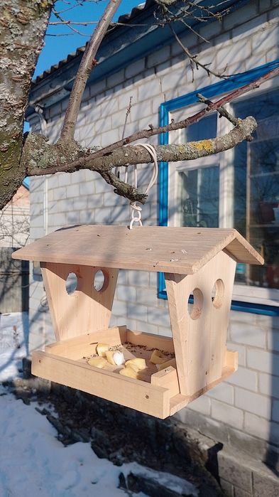 Робимо дерев'яні годівнички для птахів