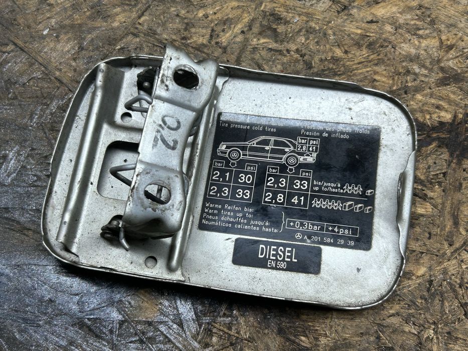 Лючок бензобака Mercedes C W202 1998 A2015842939 Мерседес