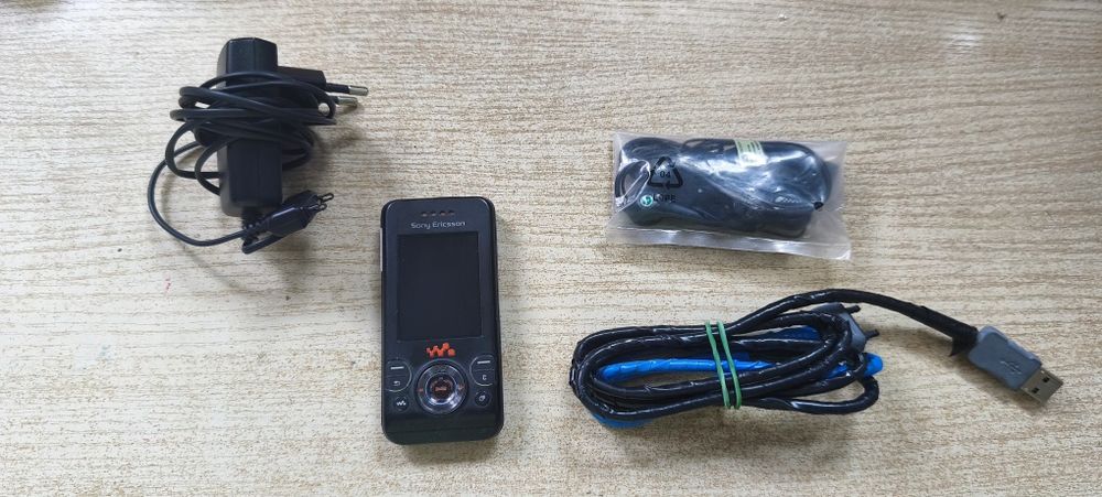 Telefon Sony Ericsson w 580 i Walkman, karta 4 gb bez simlocka
