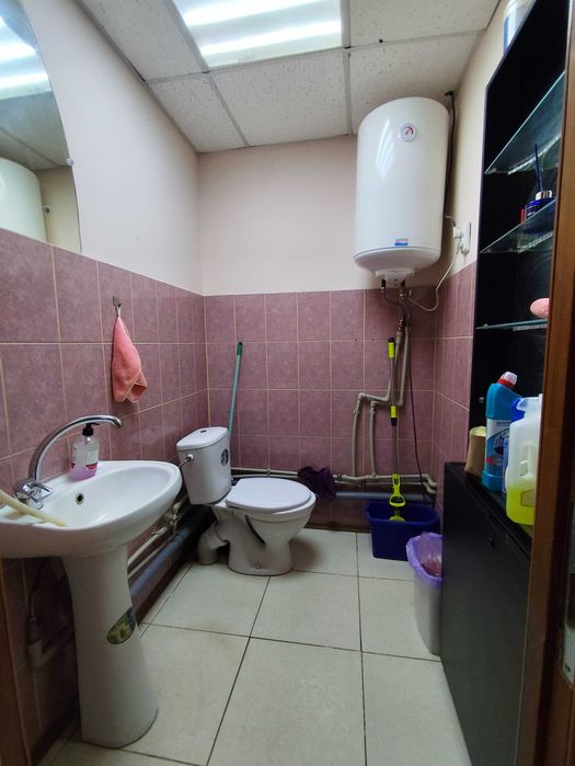 Продам окрему будівлю на просп. Тракторобудівників, 107г, м. Харків