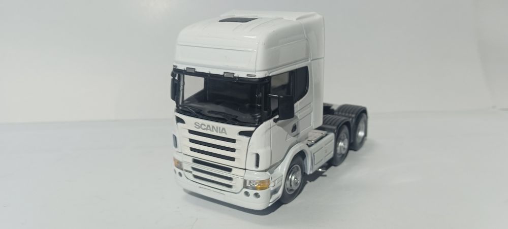 Scania escala 1/50