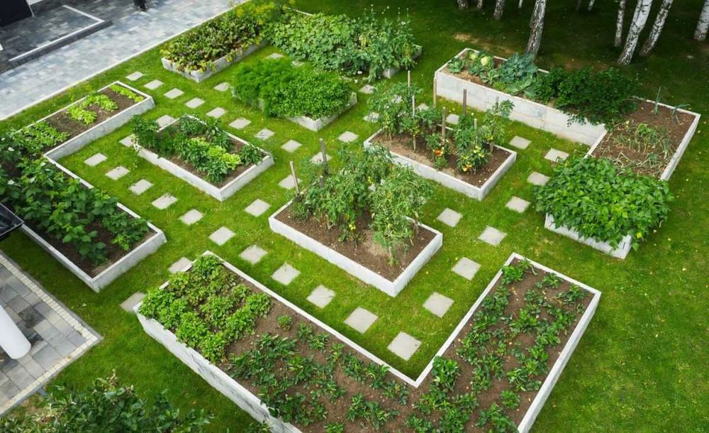 Wiosenne porządki w ogrodzie Koszenie Wertykulacja Przycinanie