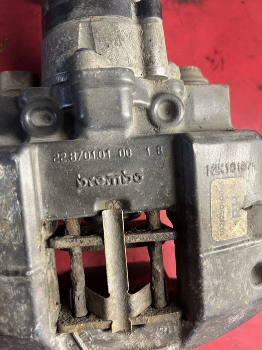 Супорт ручника тесла s2013 правий