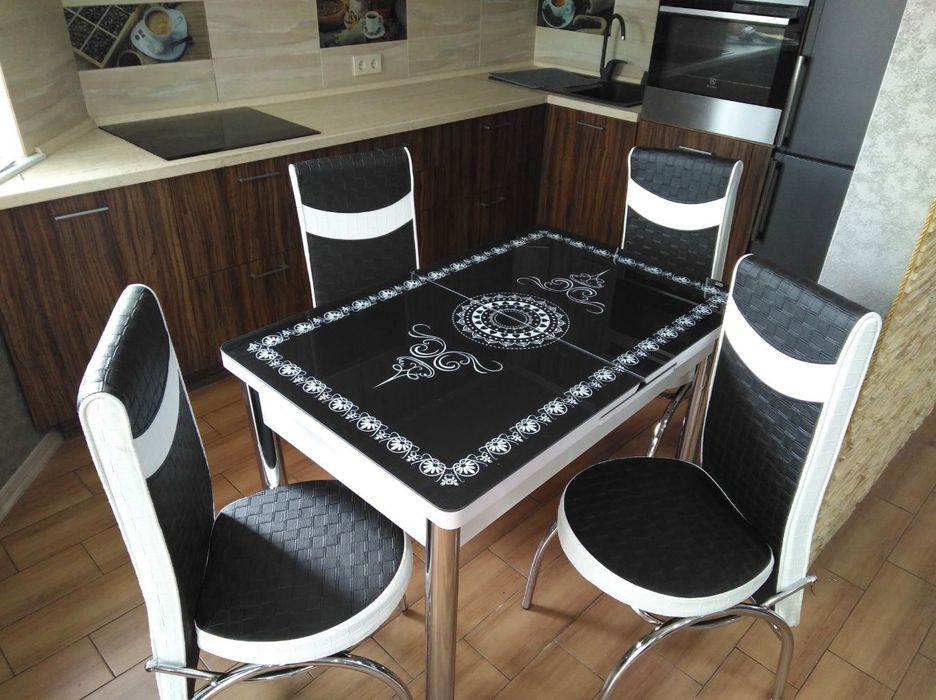 Обеденный стол раздвижной, стіл розкладний, кухонный+4(6) стульев.