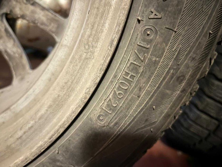 Продам диски разом із гумою 185/60 R 15 Ford fiesta або окремо