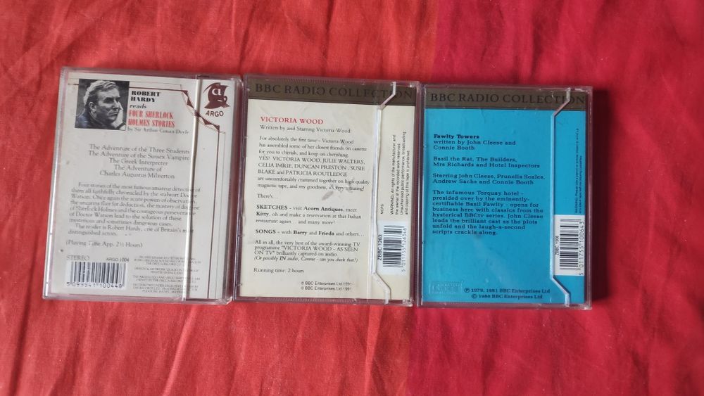 Cassetes Audio-livros em português, francês e inglês