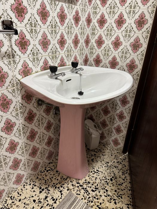 N01 - Conjunto Casa-de-Banho Sanita, Bidé, Banheira e Torneiras