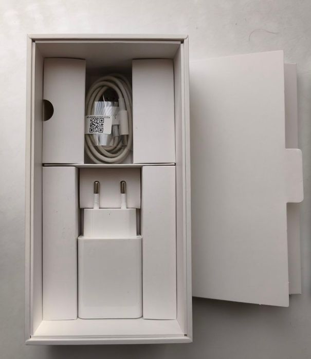 Мобільний телефон Xiaomi Mi 9 Lite.