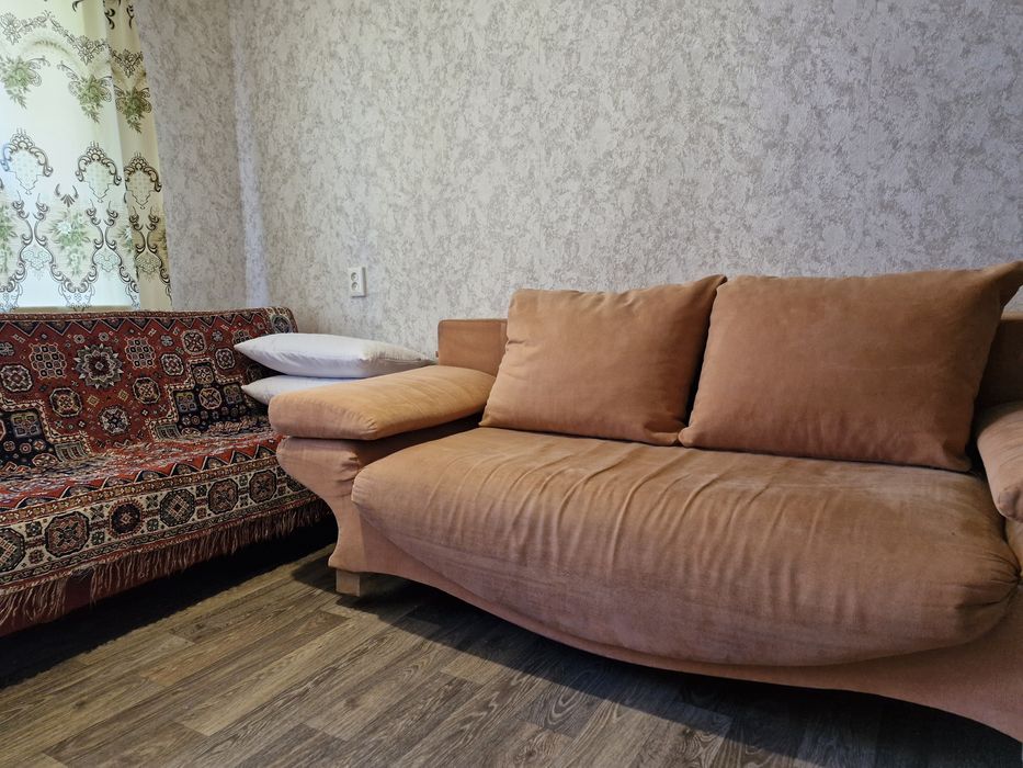 Подобово/погодинно однокімнатна в центрі (вул. Холодногорська)