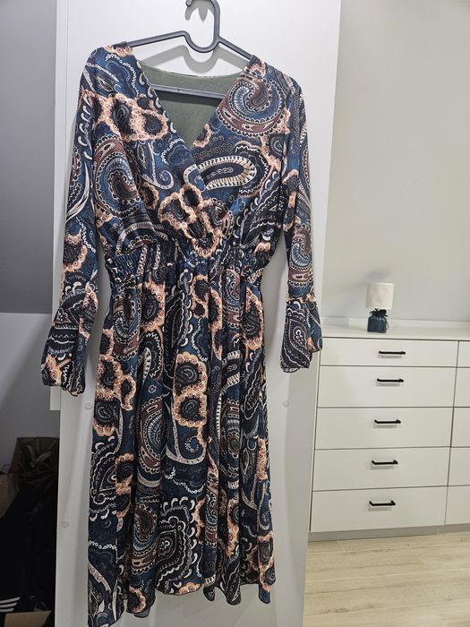 Świąteczna wzorzysta sukienka