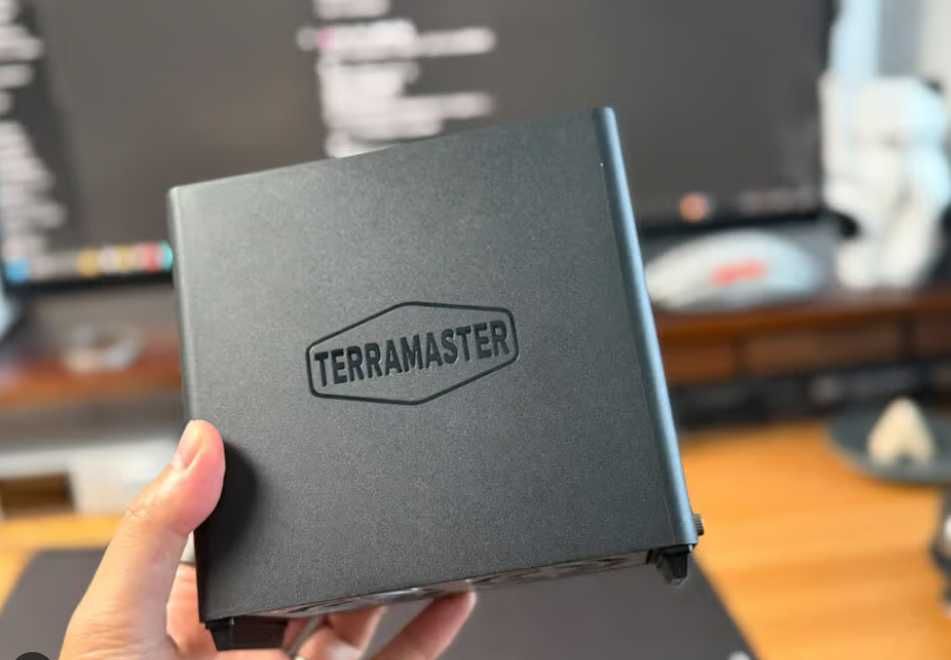 Serwer NAS TerraMaster F4 SSD 4x All-Flash M.2 NVMe LAN 5GbE 8GB DDR5 USB3 10Gb