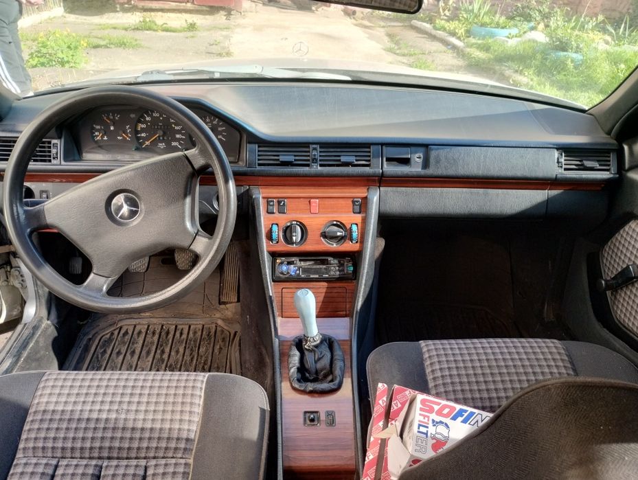Mercedes-Benz E-Class 1992 VIN WDB1241251B700355 фото оголошення 8 з 24