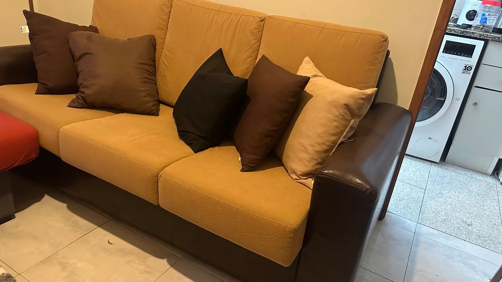 Sofá cama três lugares também posso trocar por tv smart