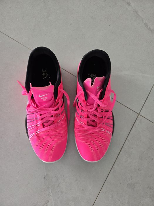 Okazja rewelacyjne buty Nike free obłędny kolor fuksja eur 39 25cm