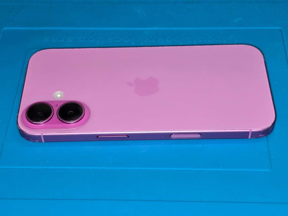 Używany - Apple iPhone 16 128GB Różowy - GSM Baranowo