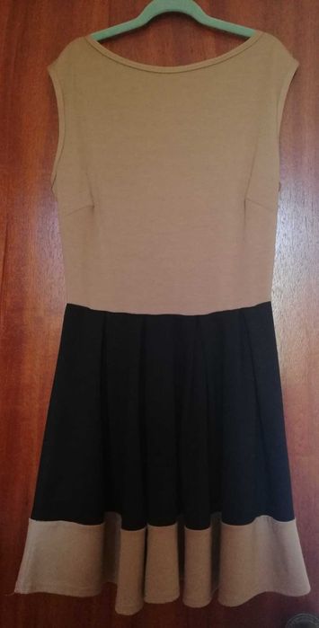 Vestido bege e preto de malha/algodão como novo
