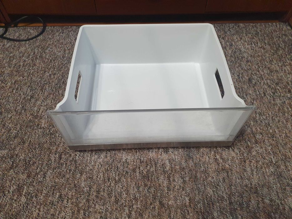 Szuflady i półki lodówki LG GBB72SWDFN