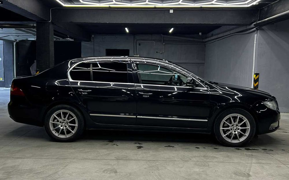 Skoda Superb 2011