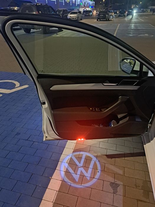 Підсвітка дверей для Volkswagen (passat b8, golf, touran)