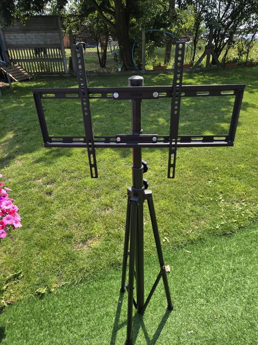 Mobilny statyw vesa pod tv