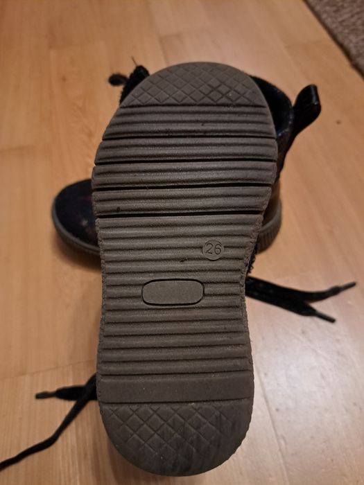 Sprzedam buty dla dziewczynki