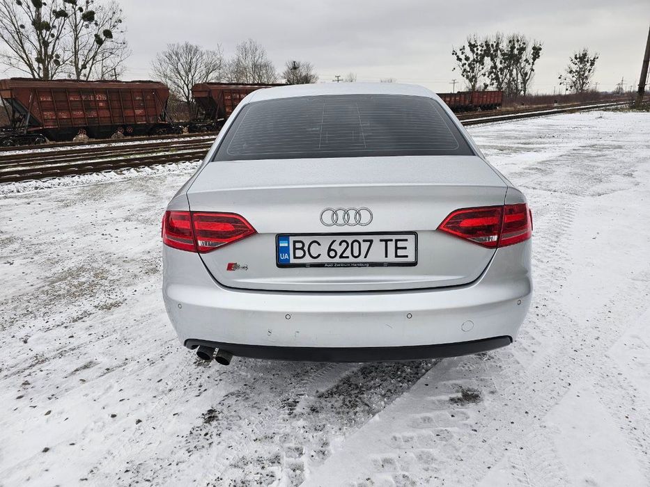 Продам ауді а4 b8