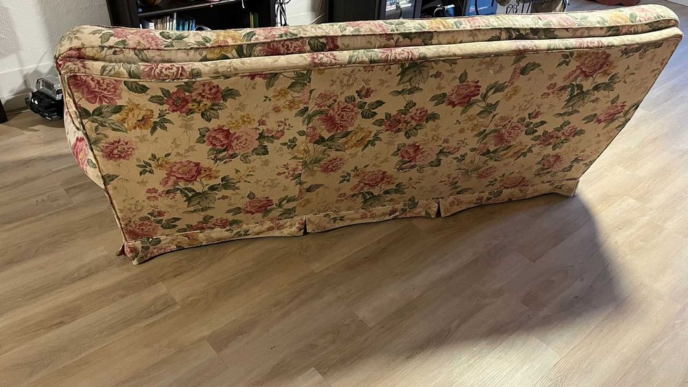 Sofá flores 3 lugares