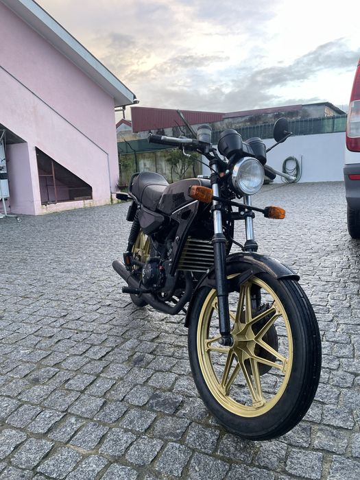 Vendo casal 6 rz a andar bem original com documento unico