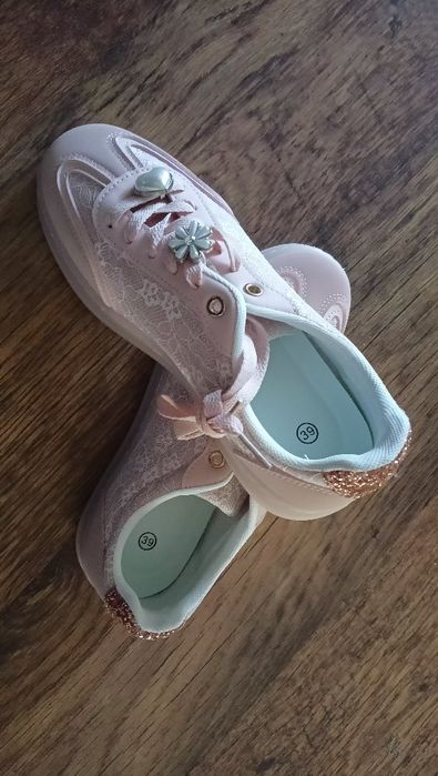 Sprzedam nowe buty