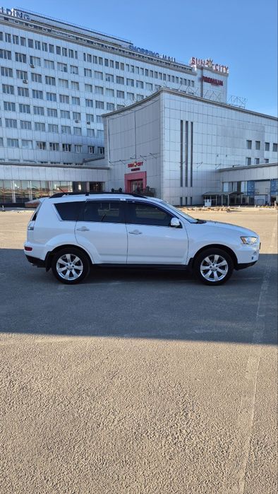 Mitsubishi Outlander XL 2013 рік Автомат Rockford