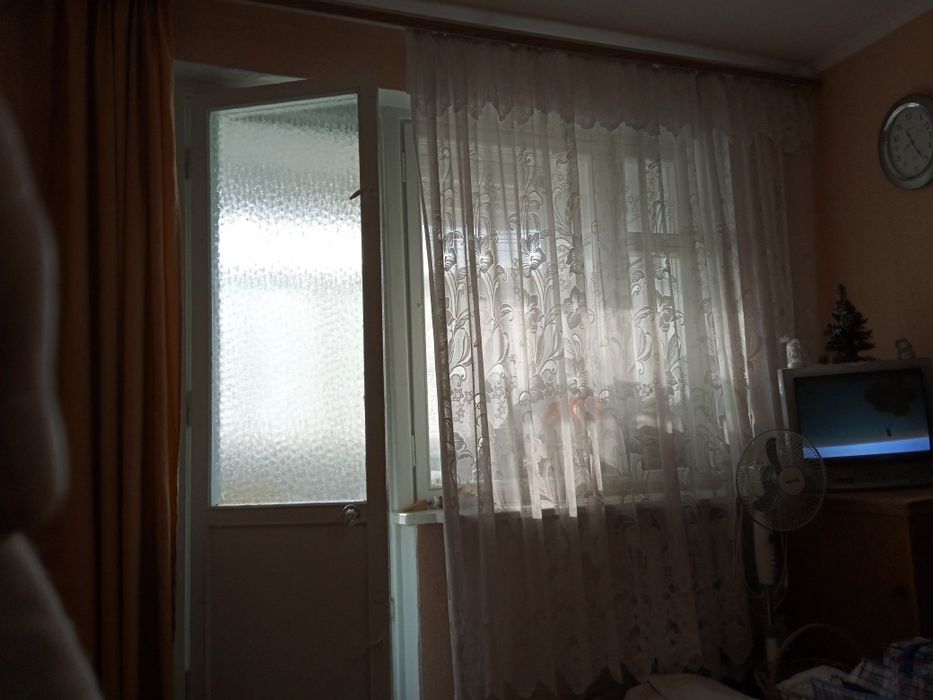 Два карниза со шторами