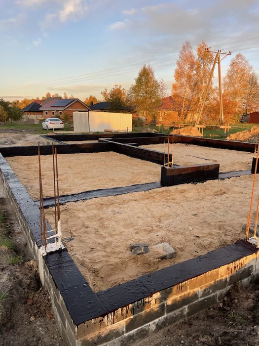 Usługi koparko-ładowarką budowlane koparką kołową transport