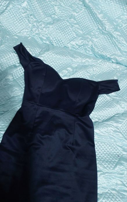 Sukienka midi obcisła