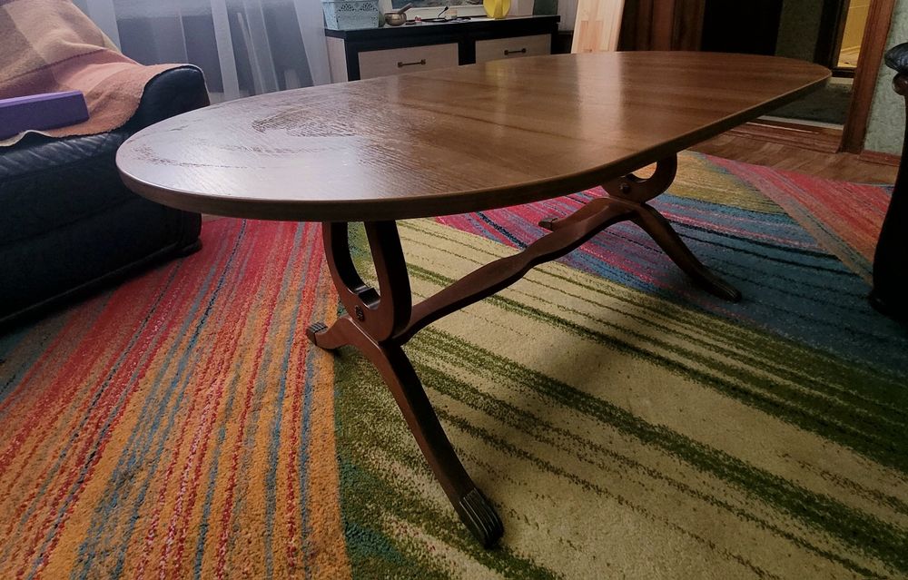 Журнальний столик