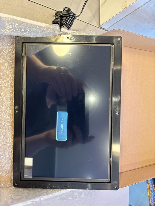 Ramki do zdjec Monitory na HDMI z usb Auto start reklamowy Polecam