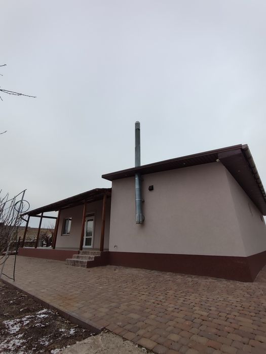 Продаємо добротний будинок селище Молодіжне