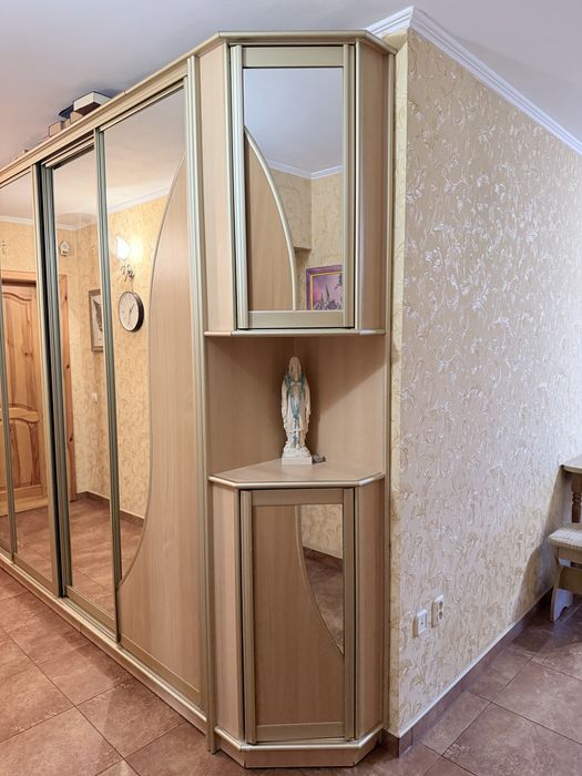 Продаж 2к квартири ВЛАСНИК залізничний район низинна 4 розглядаю держ програми