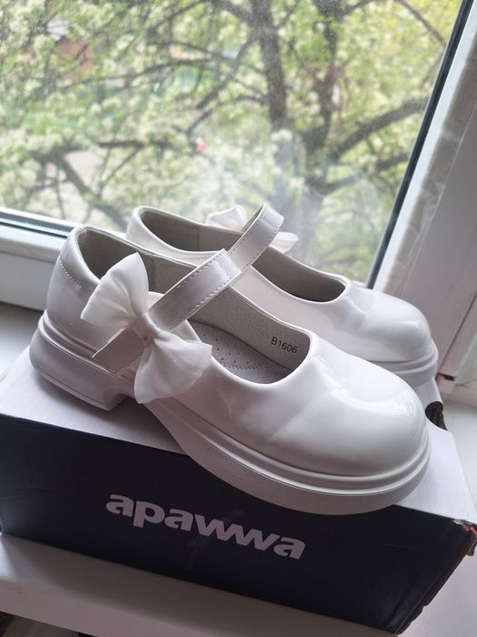 Туфлі білі святкові для дівчинки apawwa