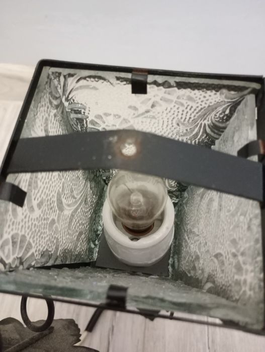 Antyczna lampa rękodzieło